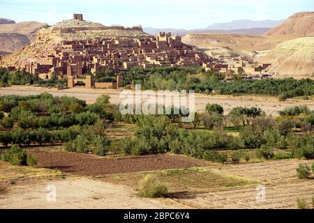 Villaggio tradizionale Ait ben Haddou, patrimonio dell'umanità dell'UNESCO, vicino Ouarzazate, Marocco, Africa del Nord Foto Stock