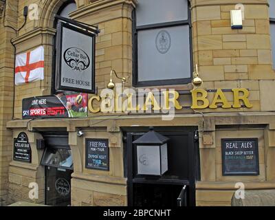 The Cellar Bar, Station Road, Batley, West Yorkshire, Inghilterra, Regno Unito, sulla Transpennine Real Ale Trail Foto Stock