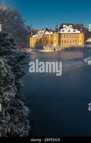 Eisige Weinachten auf Schloss Dyck bei Aldenhoven in Rhein-Kreis-Neuss Foto Stock