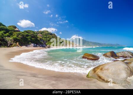 Spiaggia deserta nel Parco Nazionale Tayrona in Colombia Foto Stock