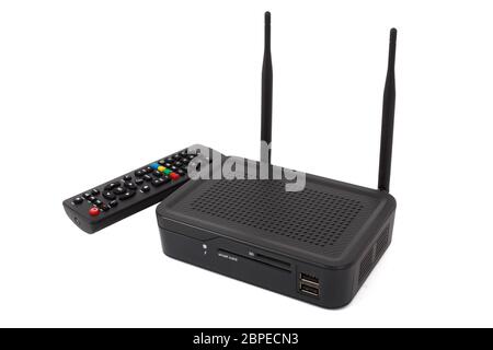 Android TV set top box con ricevitore remote controler e Wifi isolato su bianco Foto Stock