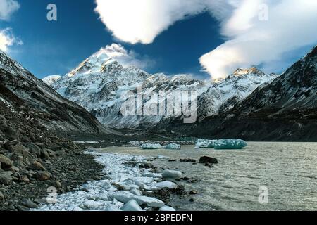 Lago Hooker, Mount Cook Nationalpark, Canterbury, Neuseeland | Lago Hooker, Parco Nazionale del Monte Cook, Canterbury, Nuova Zelanda Foto Stock