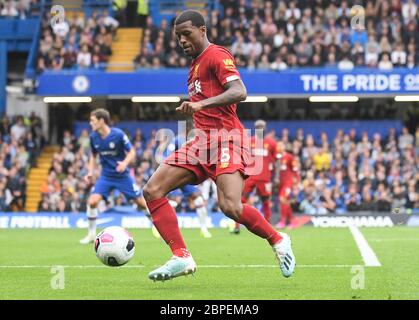 LONDRA, INGHILTERRA - 22 SETTEMBRE 2019: Georginio Wijnaldum di Liverpool è stato ritratto durante la partita della Premier League del 2019/20 tra il Chelsea FC e il Liverpool FC a Stamford Bridge. Foto Stock