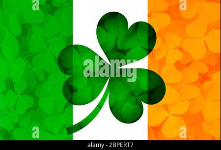 Irlanda bandiera con Shamrock lascia illustrazione dello sfondo Foto Stock