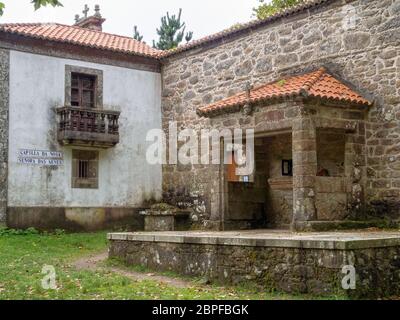 Cappella alla Madonna delle Nevi (in spagnolo: Capilla de Nuestra Señora de las Nieves; in galiziano: Capilla da nostra Señora das Neves) - Buxantes, Galizia, Sp Foto Stock