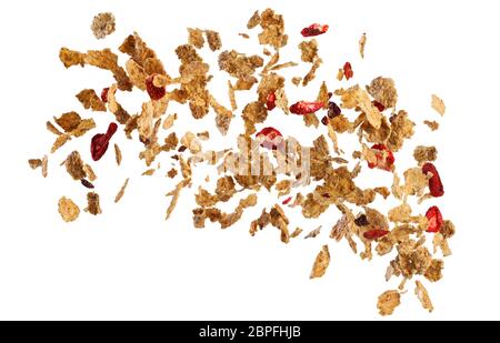 La caduta di corn flakes e frutta isolato su sfondo bianco Foto Stock