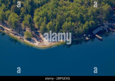 Boathouse sul lago di Bohinj da Pršivec Foto Stock