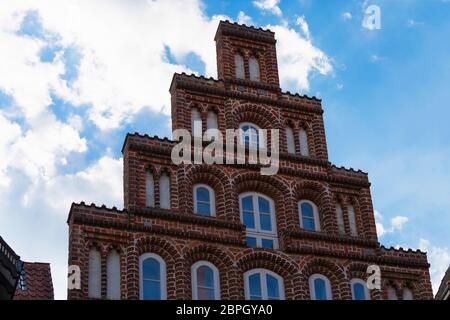 Facciata di una vecchia casa con frontone a gradini nella storica città vecchia nel centro di Lüneburg Foto Stock