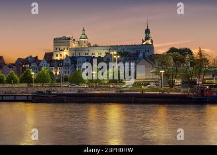 Oder Embankment al mattino a Szczecin Foto Stock