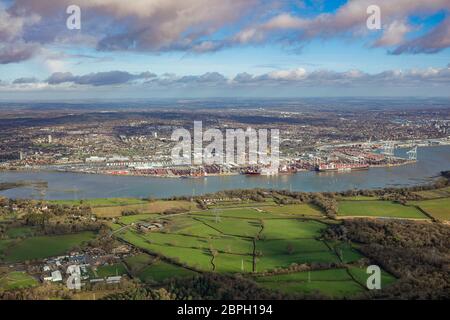 Vista aerea del porto di Southampton Foto Stock