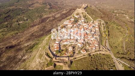 Drone erial veduta del borgo Monsaraz Cityscape Alentejo Portogallo Foto Stock
