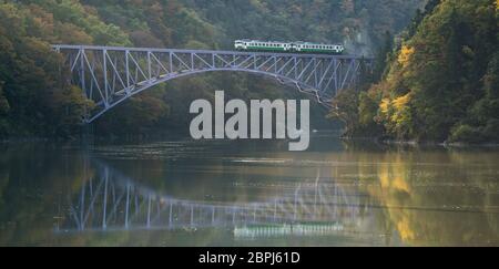 Autunno Autunno fogliame Fukushima primo ponte View Point daiichi kyouryou in Mishima Fukushima Giappone Foto Stock