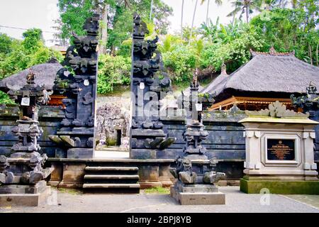 L'antico tempio di pura Gua Gajah nell'isola di Bali, Indonesia. Foto Stock