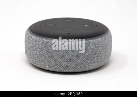 Echo Dot (Gen 3) - Smart speaker con Alexa - tessuto di carbone Foto Stock
