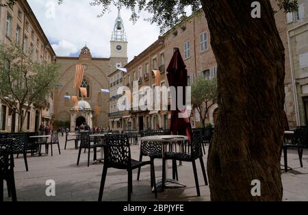 Luogo Leon Gambetta con la Basilica Cattedrale di San Giovanni Battista, Perpignan, Pirenei Orientali, Occitanie. Francia Foto Stock