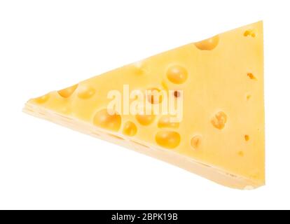 Pezzo triangolare di giallo semi-rigida per il latte di vacca Formaggio svizzero con fori interni isolati su sfondo bianco Foto Stock