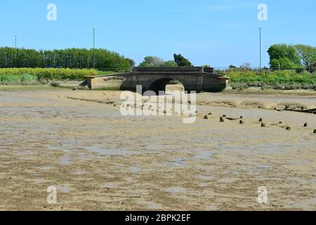 Bassa marea a Mud Flats a Shoreham-by-Sea nel Sussex occidentale Foto Stock