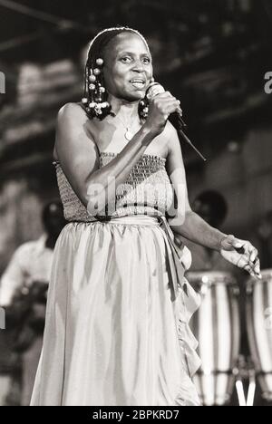 Miriam Makeba @Bio's Bahnhof - Die südafrikanische Sängerin Miriam Makeba - auch bekannt als 'Mama Africa' während der 29. Und somit vortetzten Ausgabe von Bio's Bahnhof. Foto Stock