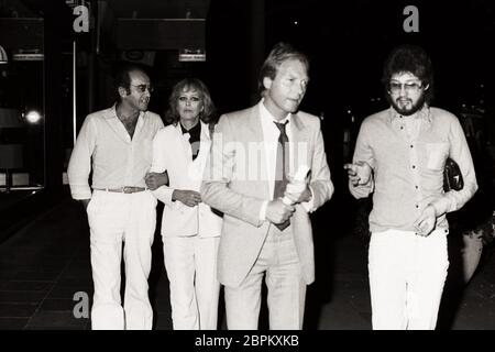 Hildegard Knef in der Fernsehsendung 'Bio's Bahnhof' - Auf dem Bild sind der Fernsehproduzent Alfred Biolek, die Schauspielerin Hildegard Knef und ihre Ehemann Paul von Schell in der Fern Sehsendung 'Bio's Bahnhof' in den 80zuseern. Foto Stock