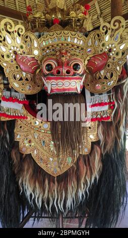 Bali Barong e Rangda utilizzato in Bali tradizionale danza religiosa Foto Stock