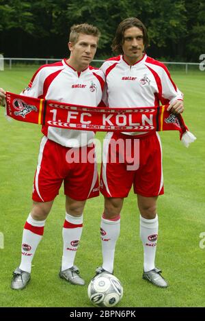 1. FC Köln - Präsentation des Kaders für die Saison 2003/2004 Geißbockheim. Foto Stock