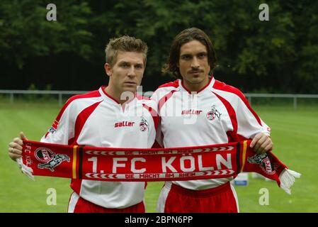 1. FC Köln - Präsentation des Kaders für die Saison 2003/2004 Geißbockheim. Foto Stock