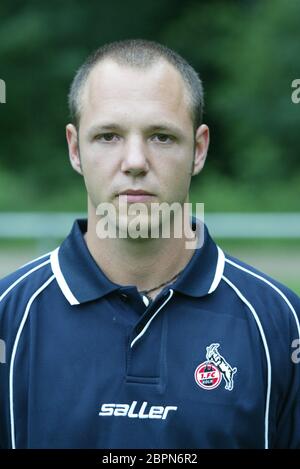 1. FC Köln - Präsentation des Kaders für die Saison 2003/2004 Geißbockheim. Foto Stock