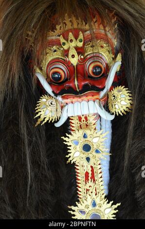 Bali Barong e Rangda utilizzato in Bali tradizionale danza religiosa Foto Stock