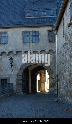 Entrata al Palais Blankenburg nell'area tedesca Harz in autunno Foto Stock