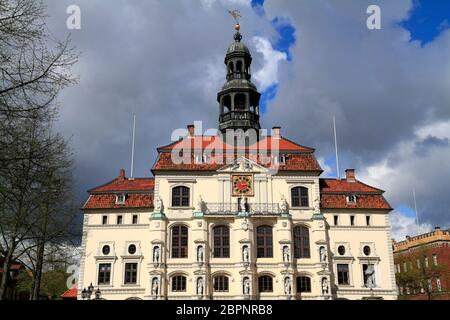 Facciata colorata dello storico municipio di Lueneburg, Germania Foto Stock