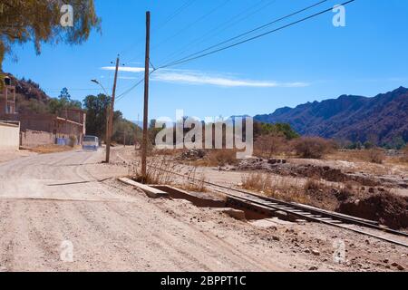 Strada sterrata vista da Palmira,Bolivia.Quebrada de Palmira,Canyon del Inca Foto Stock