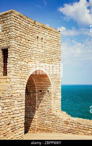 Barbican di una vecchia fortezza sul capo Kaliakra, Bulgaria Foto Stock