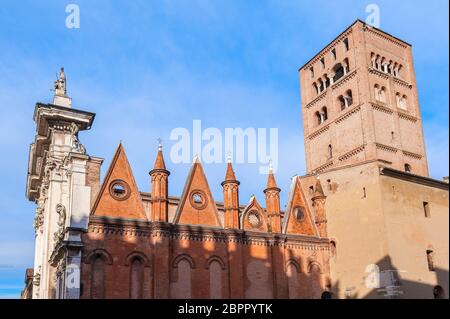 Duomo di Mantova (Cattedrale di San Pietro apostolo, Duomo di Mantova) a Mantova, Lombardia, Italia settentrionale, è una cattedrale cattolica romana dedicata a Foto Stock