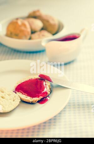 Cornetto con marmellata di ribes Foto Stock