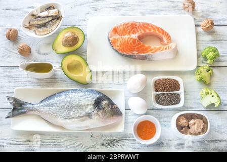 Il cibo con omega-3 grassi Foto Stock