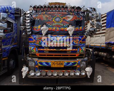 Camion decorato in Thailandia Foto Stock