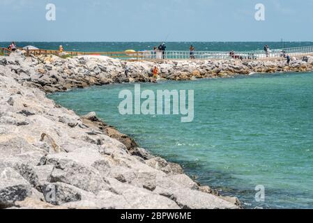 Ponce de Leon Inlet jetty a Ponce Inlet, Florida, tra Daytona Beach e New Smyrna Beach. (STATI UNITI) Foto Stock