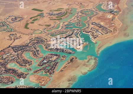 Vista aerea di El Gouna un egiziano di lusso località turistica situata sul Mar Rosso a 20 chilometri a nord di Hurghada. Foto Stock