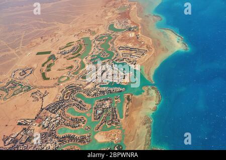 Vista aerea di El Gouna un egiziano di lusso località turistica situata sul Mar Rosso a 20 chilometri a nord di Hurghada. Foto Stock
