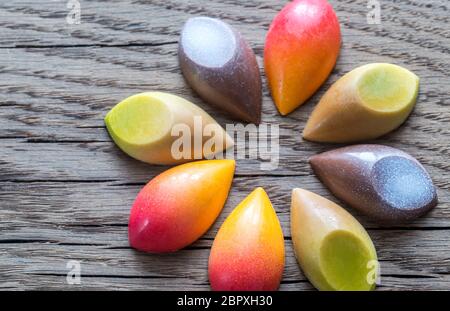 Il lusso di cioccolatini a forma di fiore Foto Stock