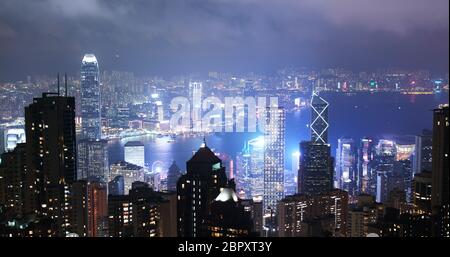 Victoria Peak, Hong Kong, 06 novembre 2018:- skyline di Hong Kong di notte Foto Stock