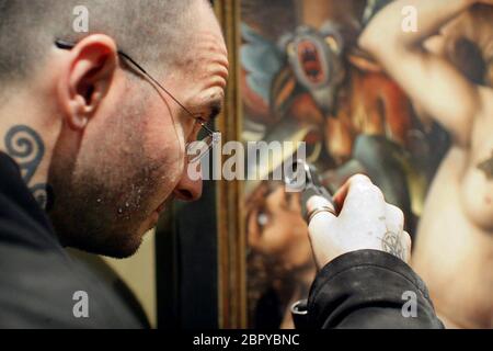 Museo di Wallraf-Richartz - Besuch von Dr. Mark Benecke - Der weltweit bekannte deutsche Kriminalbiologe und Rechtsmediziner Dr. Mark Benecke besucht das Wallraf-Richartz-Museum a Köln. Foto Stock