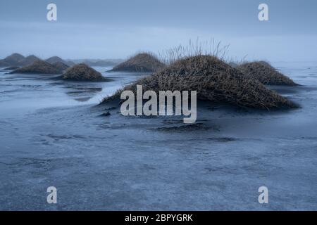 Paesaggio mistico di Stokksnes vicino a Höfn su al tramonto, Islanda, Europa Foto Stock