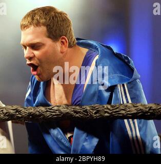 Pro7 'Red Nose Day' 2006 - Wrestling mit Elton Foto Stock