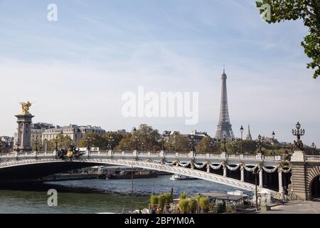 Torre Eiffel, simbolo di Parigi, Francia. Parigi i migliori destinazioni in Europa/ Foto Stock