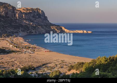 Tsambika beach - la più popolare destinazione turistica in Rodi Grecia Foto Stock