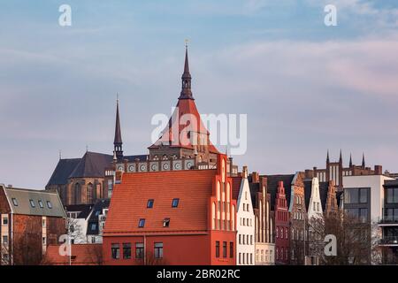 Vista di edifici storici di Rostock, Germania. Foto Stock