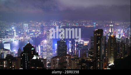 Victoria Peak, Hong Kong, 06 novembre 2018:- skyline di Hong Kong di notte Foto Stock