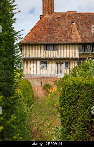 Vista del giardino Christopher Lloyds, Great Dixter, Northiam, East Sussex, UK Foto Stock