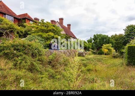 Vista del giardino Christopher Lloyds, Great Dixter, Northiam, East Sussex, UK Foto Stock